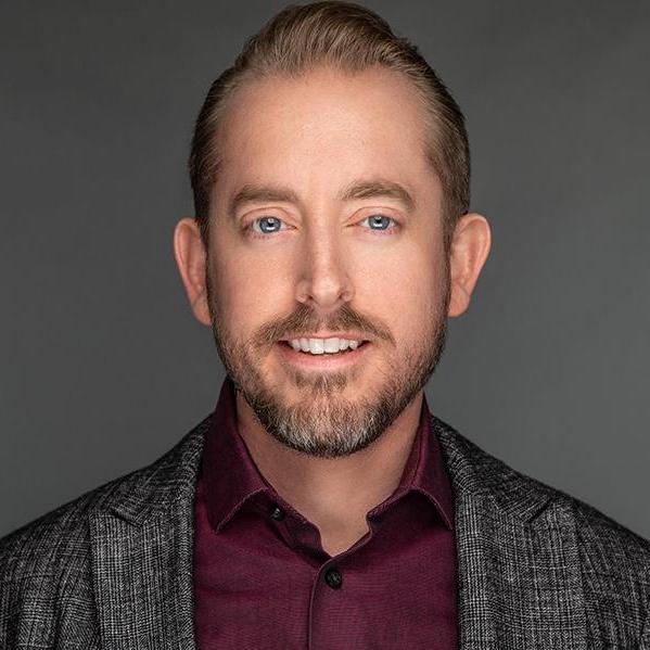 Dr. Lucas Berenbrok  Headshot
