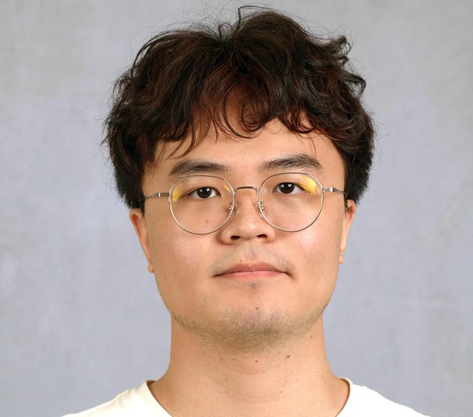 Mingwei Liu headshot