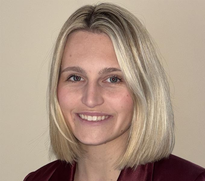 Carlee Breier Headshot