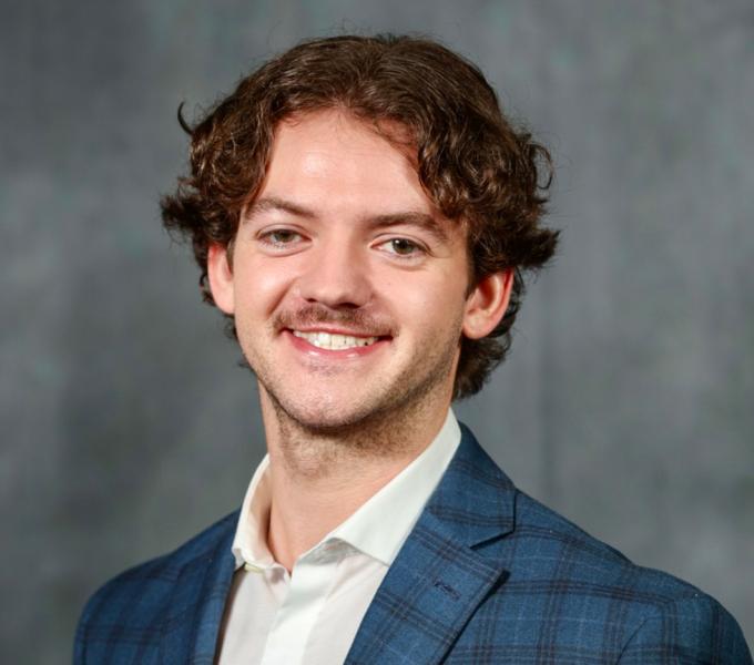 Zane R Mundy headshot
